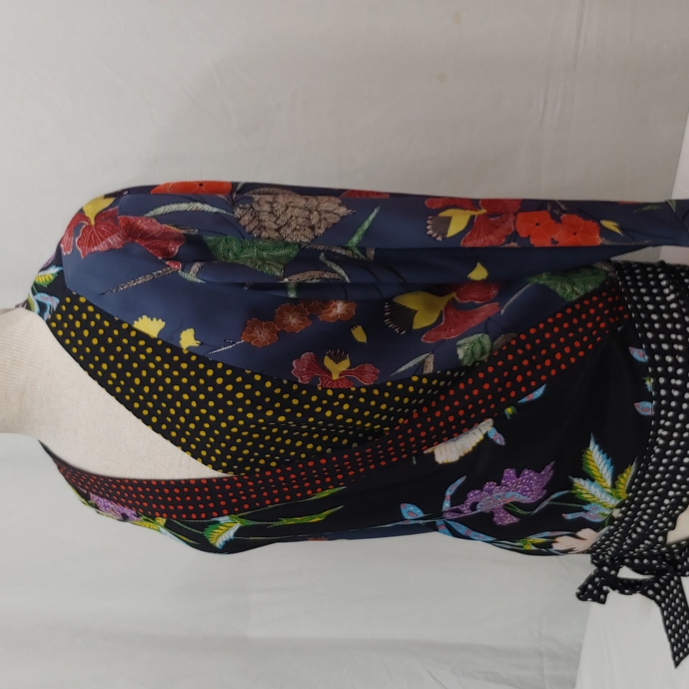 Floral Wrap Blouse in Black & Navy with Polka Trim Diane Von Furstenberg - Picture 4 of 13